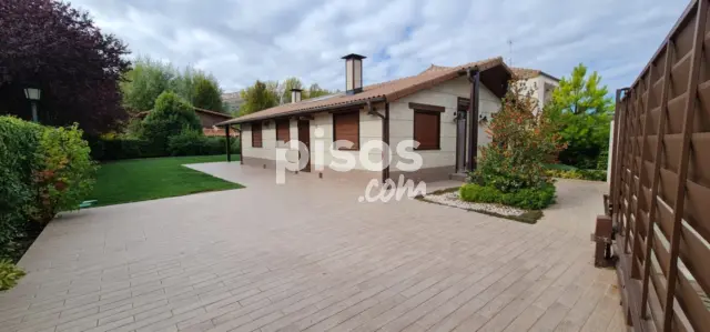 Chalet en venta en Calle de los Morales, 15, Golmayo de 375.000 €