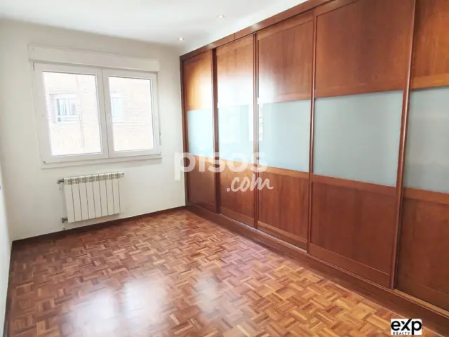 Piso en alquiler en Calle de Manuel Pedregal, 6, Centro (Oviedo) de 875 €<span>/mes</span>