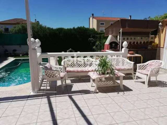 Casa pareada en venta en Avda. Elvas, Avenida de Elvas-Campus (Badajoz Capital) de 430.000 €