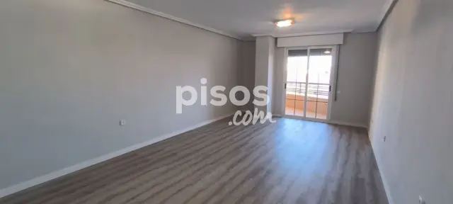 Piso en alquiler en Avenida de Federico García Lorca, cerca de Calle Granada, Oliveros-Altamira-Barrio Alto (Almería Capital) de 850 €<span>/mes</span>