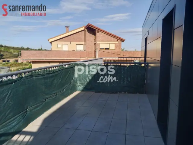 Dúplex en alquiler en Calle Monte Noba, Miengo de 700 €<span>/mes</span>