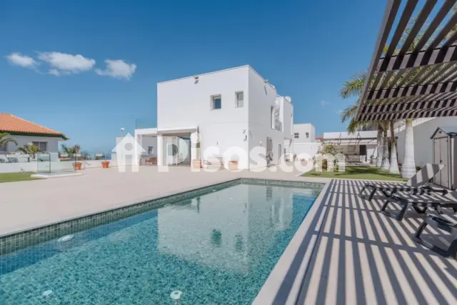 Chalet en venta en Roque del Conde, Costa Adeje (Adeje) de 2.100.000 €
