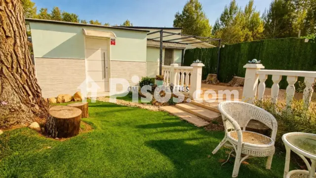 Chalet en alquiler en Urbanització Loma del Miralcampo, Chiva de 1.900 €<span>/mes</span>