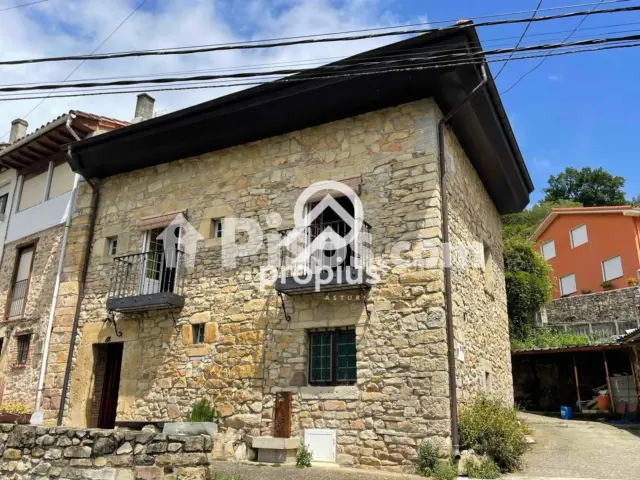 Casa adosada en venta en Calle Tresgrandas - Vista 2