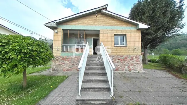 Casa en venta en Calle Ferreros, Soto de Rey (Ribera de Arriba) de 214.300 €