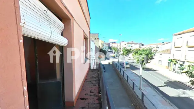Piso en venta en Calle del Doctor Don Ramón y Cajal, cerca de Calle del Jaralillo, Almadén de 17.037 €