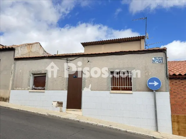 Casa adosada en venta en Calle de la Fe