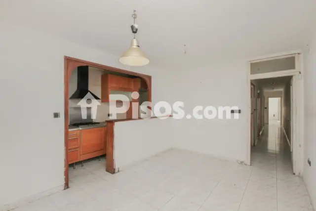 Piso en venta en Carrer de la Mare de Déu del Socors, cerca de Avinguda de Barcelona en Ca n'Anglada por 125.000 €
