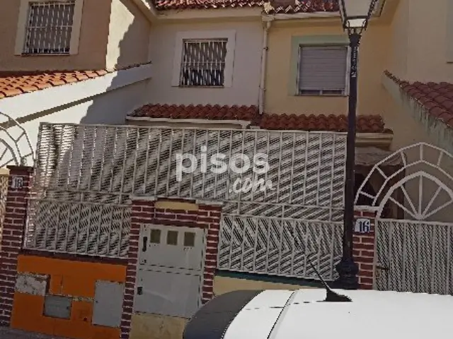Casa adosada en venta en Calle de Alberto Sánchez, Cabañas de La Sagra de 98.500 €