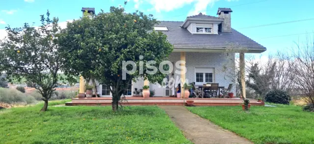Casa en venta en Calle Astillero-Diseminado, El Astillero de 450.000 €