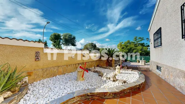 Chalet unifamiliar en venta en Carrer Pinassa, Montserrat de 375.000 €