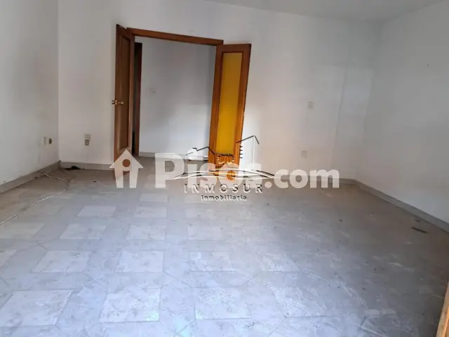 Piso en venta en Calle de San Francisco, cerca de Calle de la Mediabarba