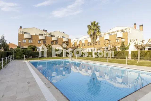 Chalet adosado en venta en Camino del Pilón, Miralbueno (Zaragoza Capital) de 425.000 €