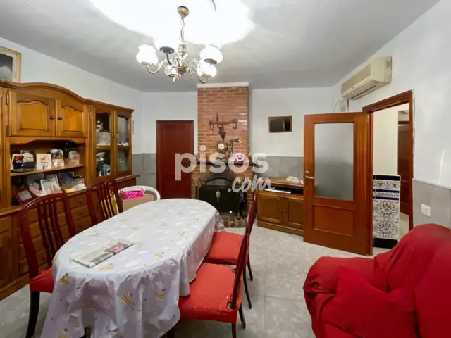 Casa adosada en venta en Zona de La Estación-Cruz Roja, Zona de la Estación-Cruz Roja (Illescas) de 202.000 €