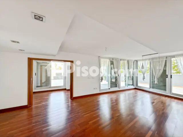 Dúplex en venta en Avenida del Maestro Rodrigo, 107, Sant Pau (Distrito Campanar. València Capital) de 670.000 €
