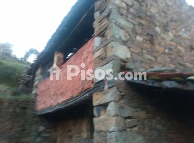Casa rústica en venta en Calle Carretera de La Rondiella, Número 1 - Vista 2