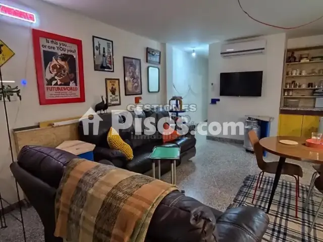 Piso en alquiler en Calle del Agua de Cartuja, cerca de Placeta de la Cruz, San Ildefonso (Hospital Real) (Distrito Beiro. Granada Capital) de 1.000 €<span>/mes</span>