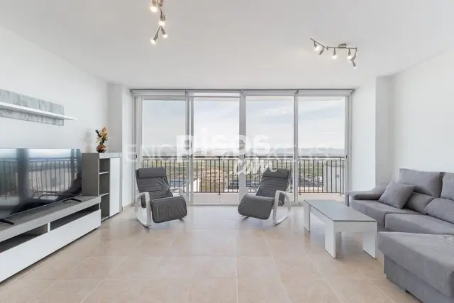 Casa en alquiler en Chiva, Chiva de 2.500 €<span>/mes</span>