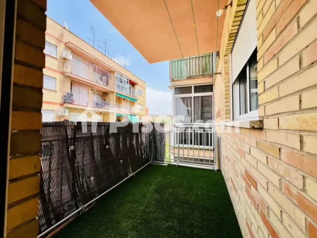 Piso en alquiler en Calle Periodista Francisco Giles Jiménez, 2, Cartuja (Distrito Norte. Granada Capital) de 800 €<span>/mes</span>