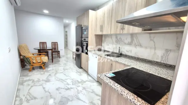 Piso en alquiler en Calle de Prim, Centro Histórico (Badajoz Capital) de 750 €<span>/mes</span>