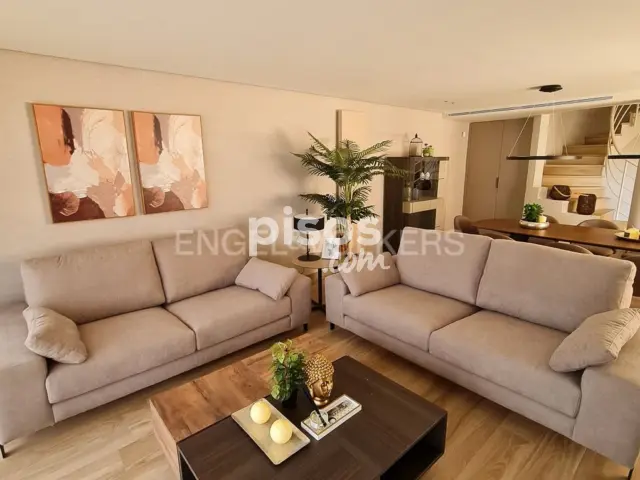 Casa adosada en alquiler en Calle Carrer Soto de Camarena Sector D, Mas Camarena (Bétera) de 3.750 €<span>/mes</span>