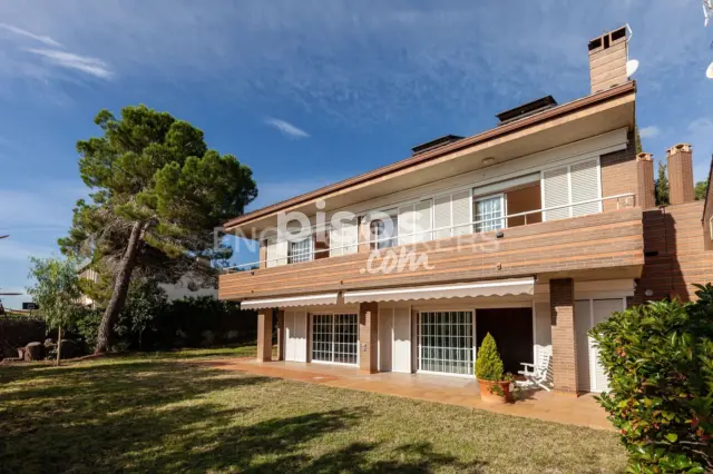 Casa en alquiler en Matadepera, Matadepera de 4.000 €<span>/mes</span>