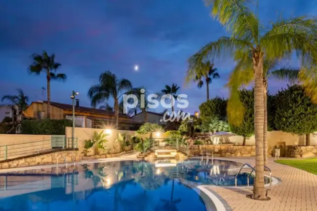 Casa en alquiler en Riba-Roja de Túria, Riba-roja de Túria de 2.500 €<span>/mes</span>