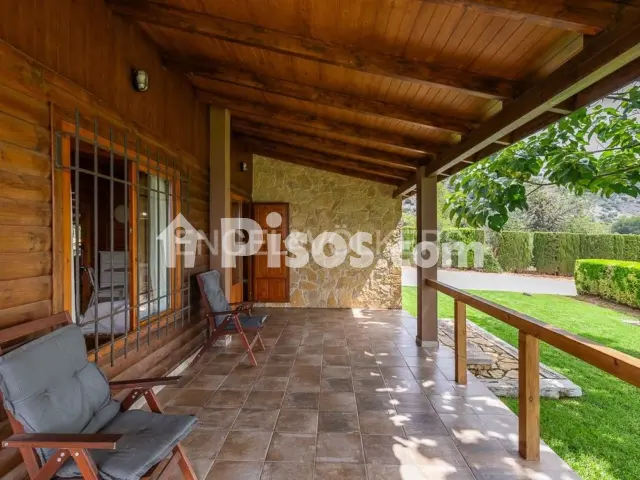 Casa en alquiler en Carrer de la Foia de Bunyol, Urbanizaciones Cumbres de Calicanto-Manyes-Barbeta (Torrent) de 1.950 €<span>/mes</span>