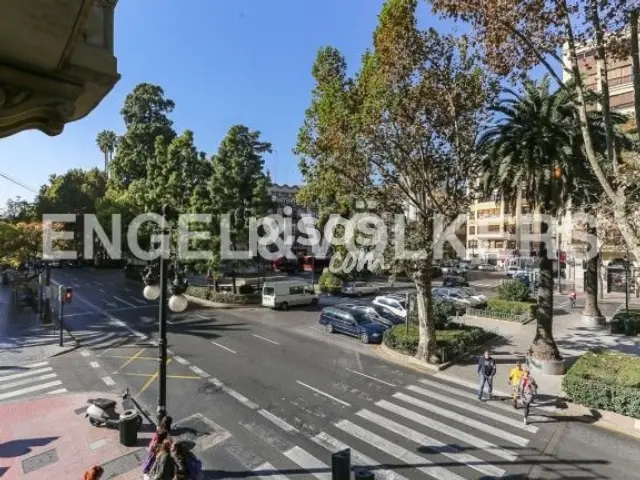 Apartamento en alquiler en Carrer de Lluís Oliag, cerca de Calle de Zapadores, Montolivet (Distrito Quatre Carreres. València Capital) de 1.600 €<span>/mes</span>