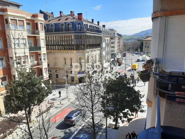 Piso en venta en Colon Ibilbidea, 5, Erdialdea-Alde Zaharra-Mendibil-Santiago (Irun) de 375.000 €
