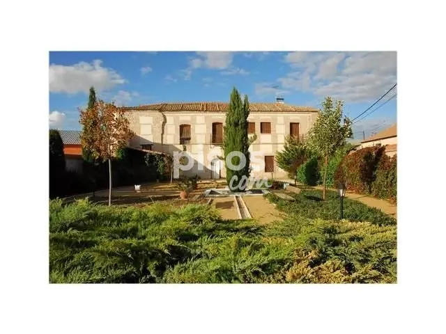 Chalet en alquiler en Calle de la Ermita, Montejo de Arévalo de 1.700 €<span>/mes</span>