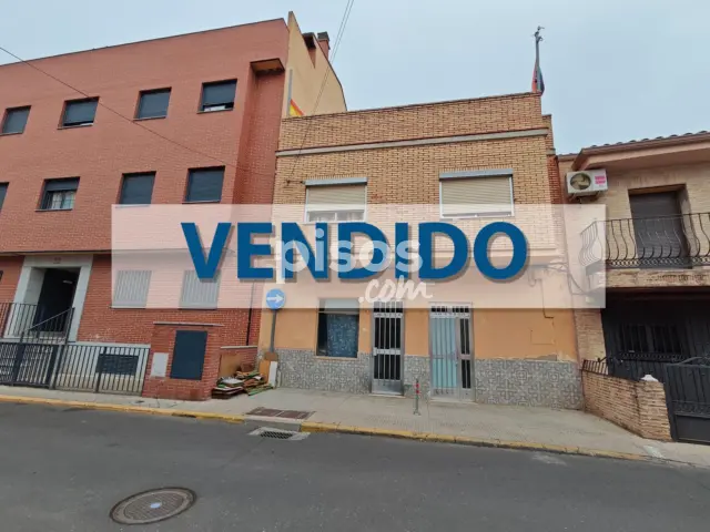 Casa en venta en Calle de San Dámaso, 20, Patrocinio de San José-Talavera la Nueva-Gamonal (Talavera de la Reina) de 69.900 €