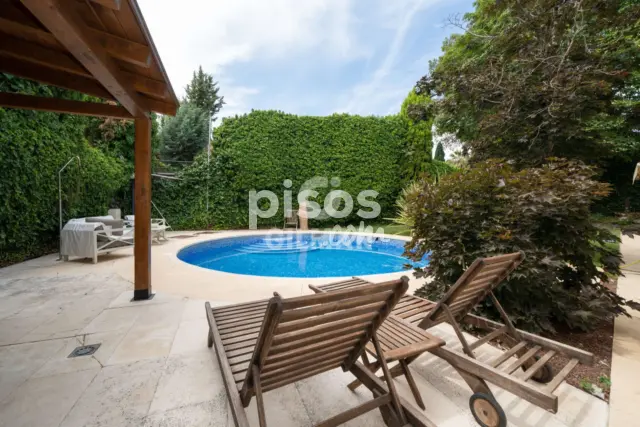 Chalet en venta en Conde Orgaz, Prosperidad (Distrito Chamartín. Madrid Capital) de 3.100.000 €