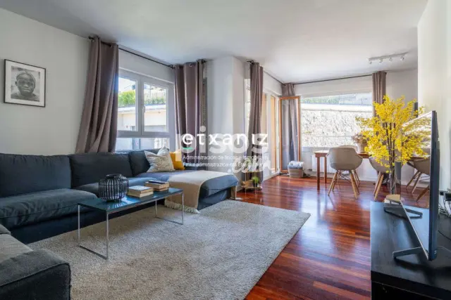 Piso en venta en Berabera Pasealekua, cerca de Goiiko Galtzada Berri Kalea, Aiete-Miramon (San Sebastián - Donostia) de 775.000 €