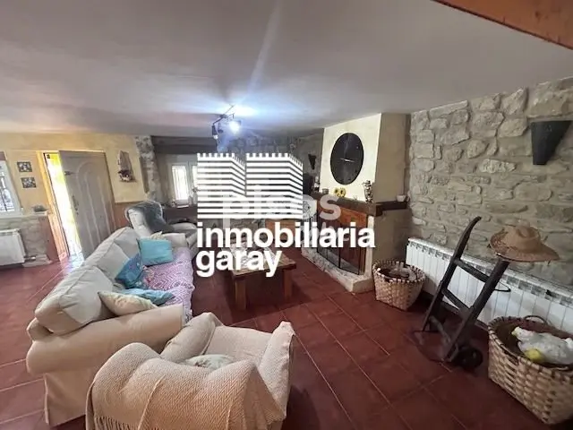 Casa en venta en Ranedo, Quintana Martín Galíndez (Valle de Tobalina) de 275.000 €