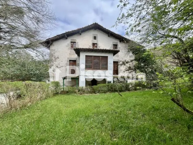 Casa en venta en Santa Fe, Muy Cerca del Centro del Pueblo, Zaldibia de 650.000 €