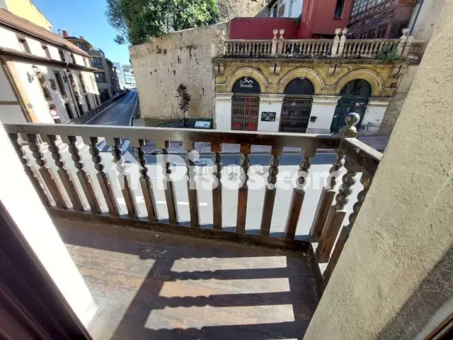 Piso en alquiler en Monasterio de Las Pelayas, Centro (Oviedo)