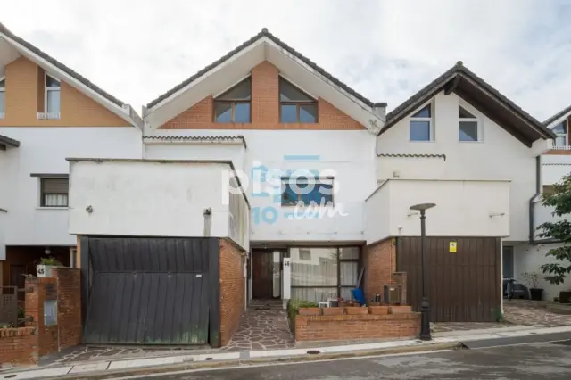 Casa adosada en venta en Eguzkimendi Auzunea, Bidebieta (San Sebastián - Donostia) de 850.000 €