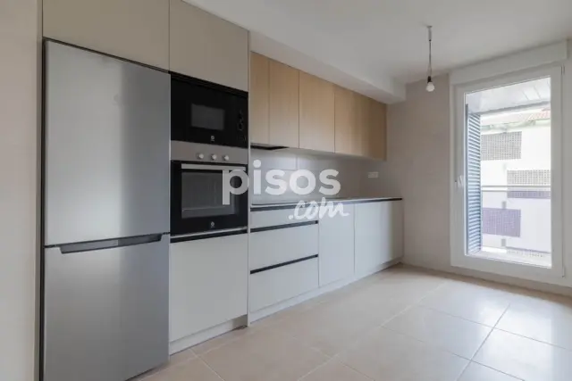 Piso en venta en Calle Lastaola Postetxearen Kalea, Behobia-Artia (Irun) de 362.000 €