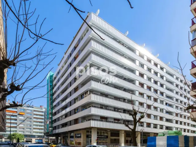 Piso en venta en Karlos I.aren Hiribidea, Amara Berri (San Sebastián - Donostia) de 600.000 €