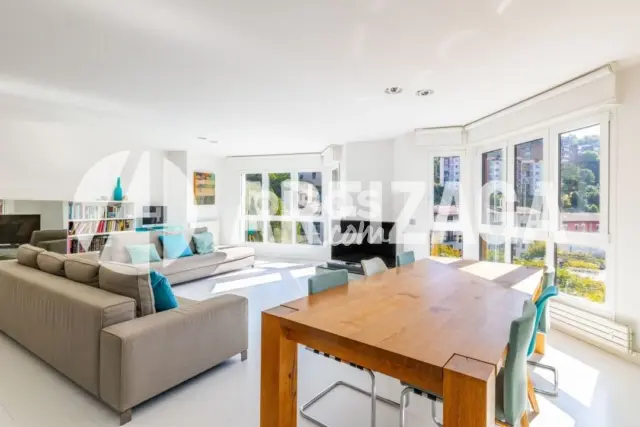 Piso en venta en Plaza de Bentaberri, Antiguo Ondarreta (San Sebastián - Donostia) de 1.850.000 €