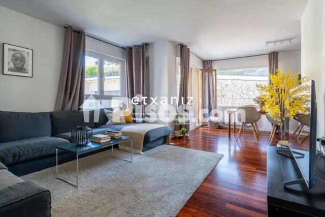 Piso en venta en Berabera Pasealekua, cerca de Goiiko Galtzada Berri Kalea, Aiete-Miramon (San Sebastián - Donostia) de 775.000 €