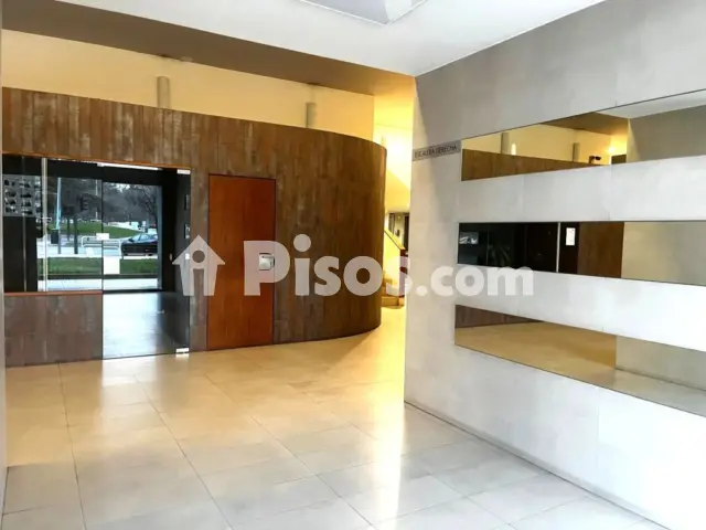 Piso en alquiler en Calle de Cuesta de la Reina, San Juan - Donibane (Pamplona - Iruña) de 1.300 €<span>/mes</span>