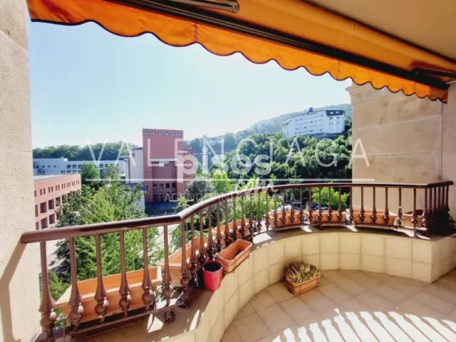 Piso en alquiler en Ondarreta Pasealekua, Antiguo Ondarreta (San Sebastián - Donostia) de 2.500 €<span>/mes</span>