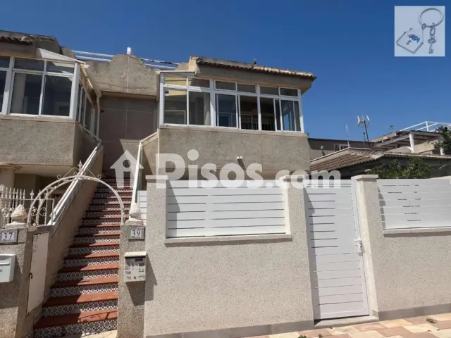 Casa en venta en Calle Breten, La Siesta-El Salado-Torreta-El Chaparral (Torrevieja) de 99.000 €