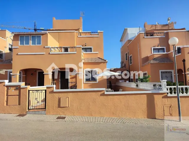 Chalet en venta en Dream Hills, La Florida-La Chismosa-Los Altos (Distrito Orihuela Costa. Orihuela) de 215.000 €