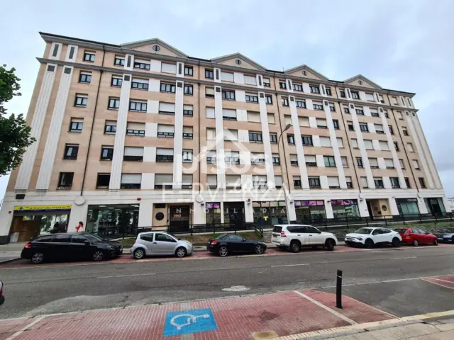Piso en venta en Teatinos, Pumarín-Teatinos (Oviedo) de 210.000 €