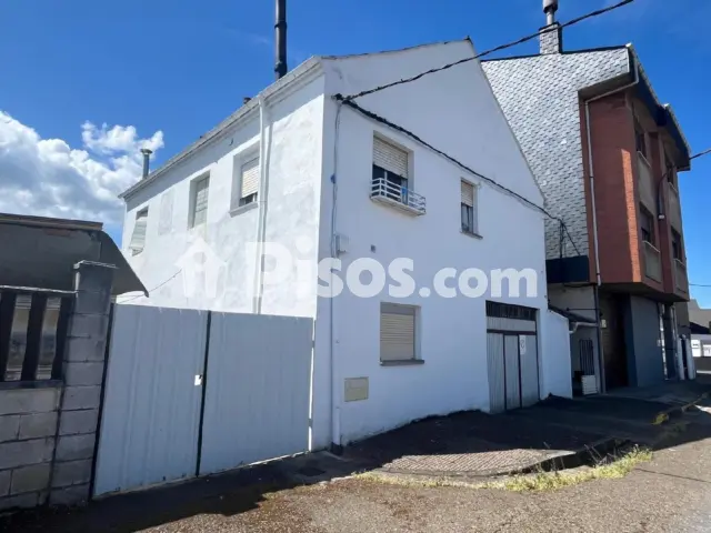 Chalet en venta en Socuello, Bembibre de 104.500 €