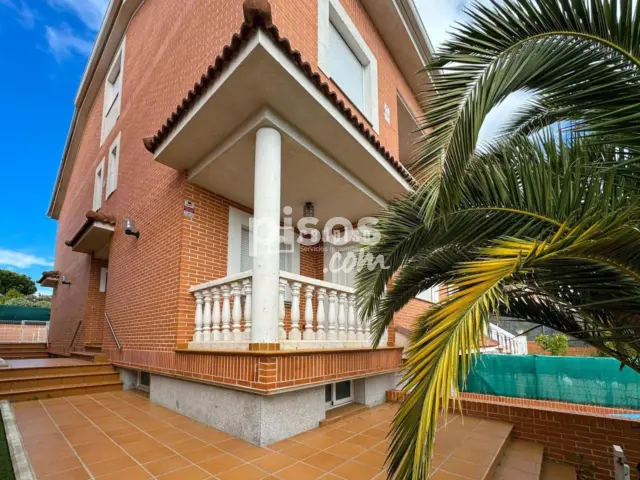Chalet en venta en Avenida de Valdelacea, cerca de Calle del Arroyo del Médico, Castañeras (Arroyomolinos) de 489.000 €