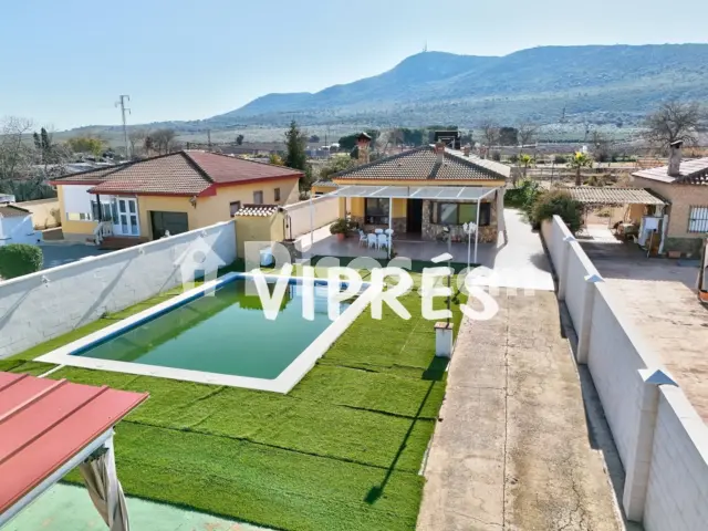 Chalet unifamiliar en venta en Arroyo de San Serván